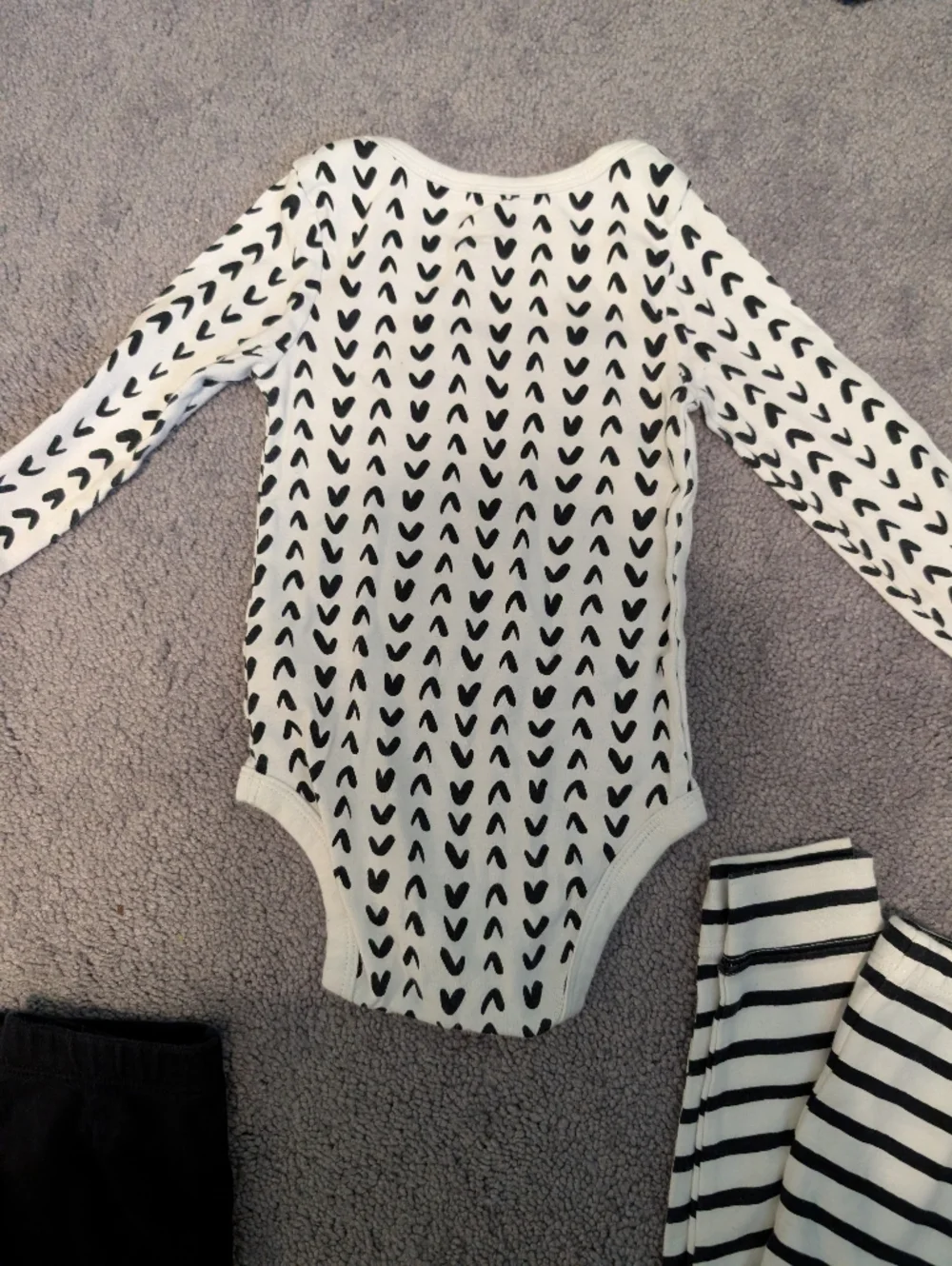 cloud island White and Black Patterned Long-Sleeve Onesie And Two Leggings 18m